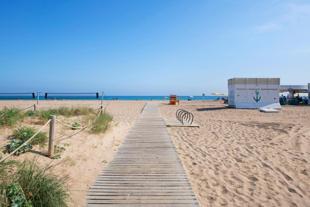 Apartamentos Marplana Castelldefels Bagian luar foto
