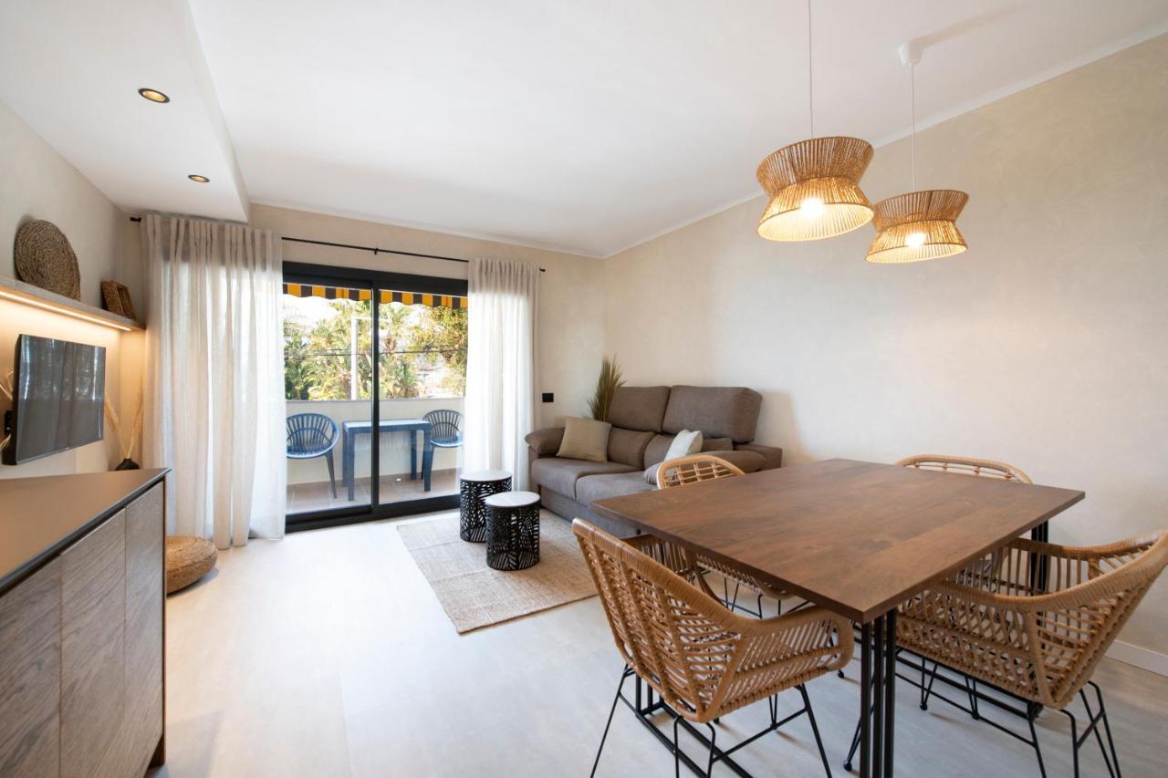 Apartamentos Marplana Castelldefels Bagian luar foto